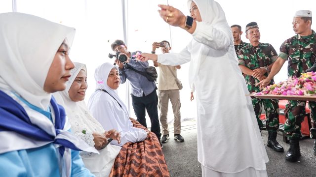 Wakil Wali Kota Pematangsiantar Tepung Tawar 110 Orang Jamaah Calon Haji 1447 H/2026 M