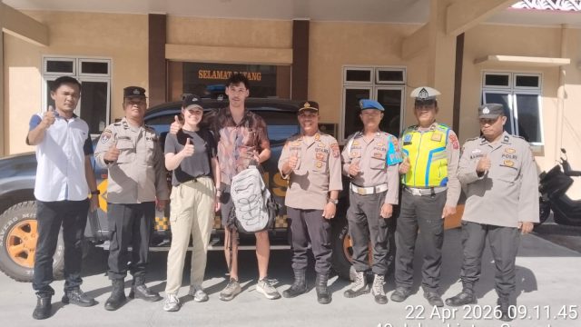 Turis Belanda Puji Polsek Girsang Sipangan Bolon, Ini Alasannya