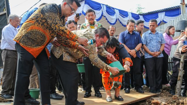 Wali Kota Pematangsiantar Wesly Silalahi Hadiri Peletakan Batu Pertama GBI Jalan Danau Tondano