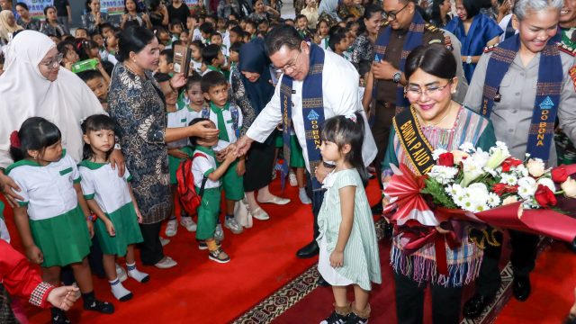 Pelepasan 784 Anak Didik PAUD-SAB se-Kota Pematangsiantar, Wali Kota Wesly Silalahi: Jadilah Anak yang Membanggakan
