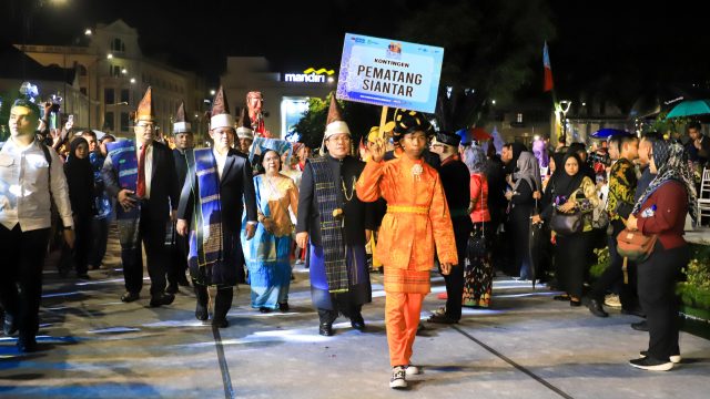 Wesly Silalahi Pimpin Pesona Budaya Simalungun dan Ragam Etnis Pematangsiantar di Karnaval Budaya Nusantara APEKSI 2026