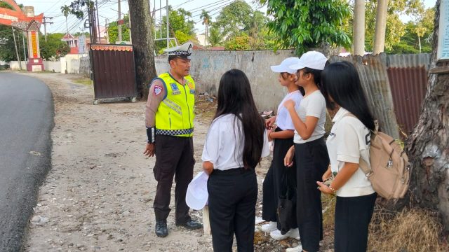Polantas Karib Simalungun Sapa Warga di Simpang Siantar Estate, Edukasi Keselamatan Berlalu Lintas dengan Pendekatan Humanis